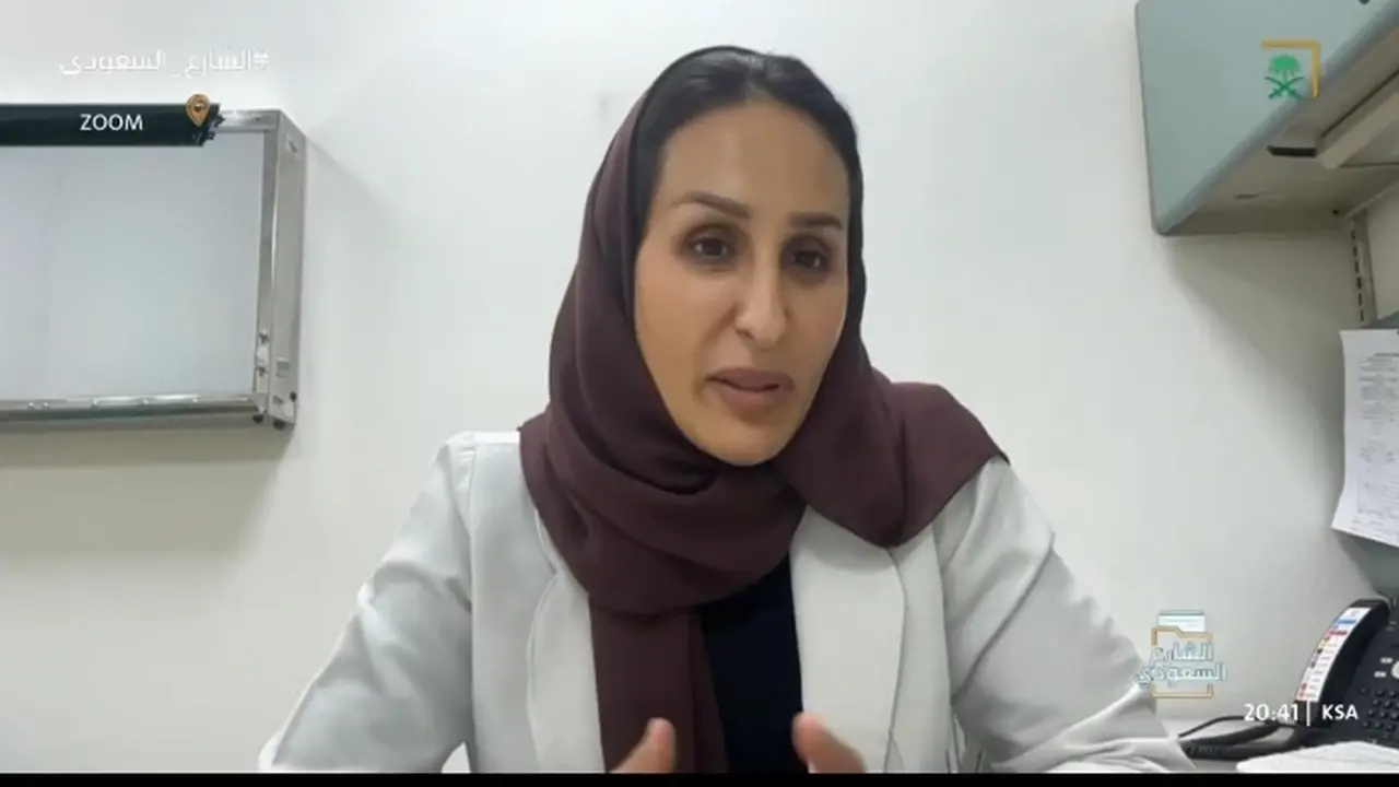 مضاعفات خطيرة.. طبيبة تحذر من علاج آلام أذن الأطفال بالبصل والثوم وتكشف التفاصيل